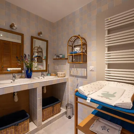 בית נופש Maison De Famille A La *