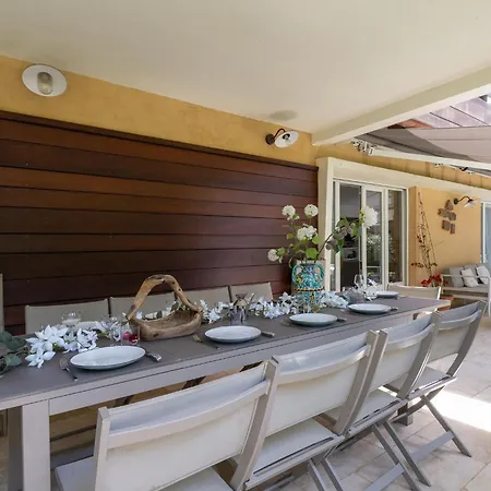 Dom wakacyjny Maison De Famille A La - A 100 M